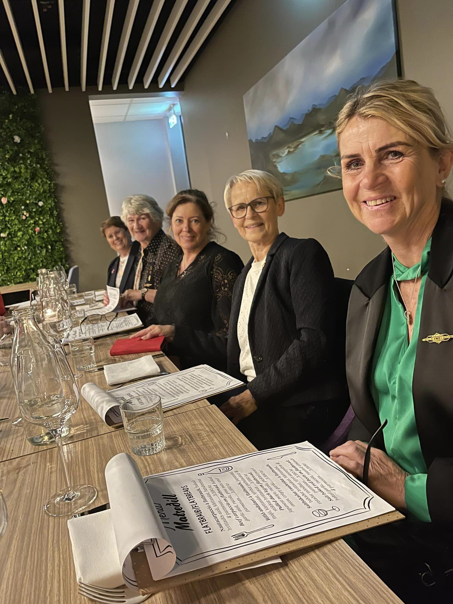 Guðlaug Sverrisdóttir, Ásta Egilsdóttir, Brynja Helgadóttir, Sigrún Jóhannesdóttir, Elísabet Jóhannesdóttir