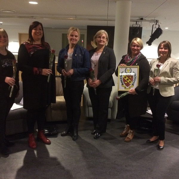 Sex af níu nýjum félögum voru teknar inn í deildina á aðalfundi 2014.