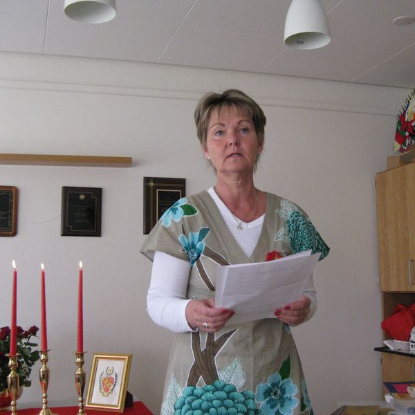 Þorgerður Sigurðardóttir setur fundinn.