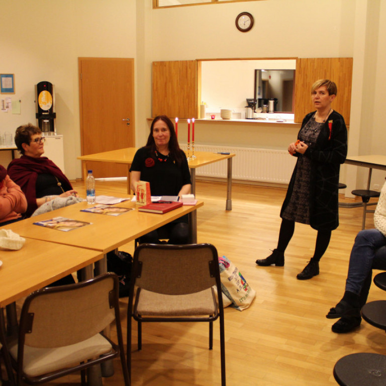 Hún fór yfir starfsemi DKG.