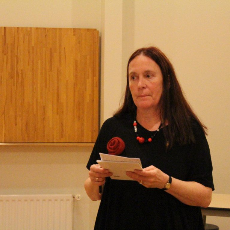 Hér stýrir Ingibjörg fyrsta fundi sínum sem formaður Epsilondeildar.