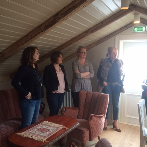 Valgerður, Árdís, Sigrún Ásta og Ingibjörg hluta á fyrirlestur Ragnheiðar um Hannes og Hannesarholt