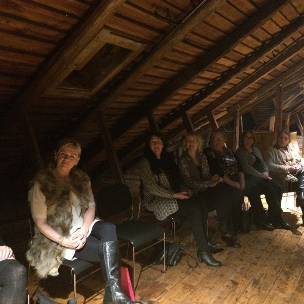 Þetasystur eru duglegar að lesa og segja hér frá skemmtilegum bókum.