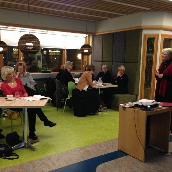 Fróðleiksfúsar og áhugasamar