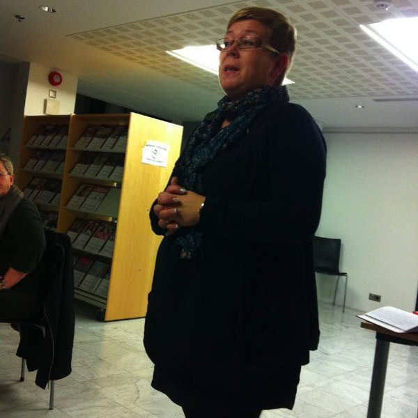 Ingibjörg Margrét Magnúsdóttir kynnir starfsemi Amtsbókasafnsins