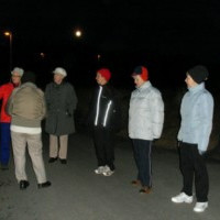 Staldrað við og horft á fullt tunglið.