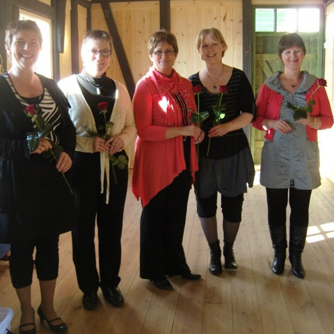 Ný stjórn og fráfarandi stjórn. Frá v.: Ingibjörg Adda,Þórunn Reykdal, Elísabet Jóhannesdóttir formaður, Inga Stefánsdóttir og Theódóra Þorsteinsdóttir