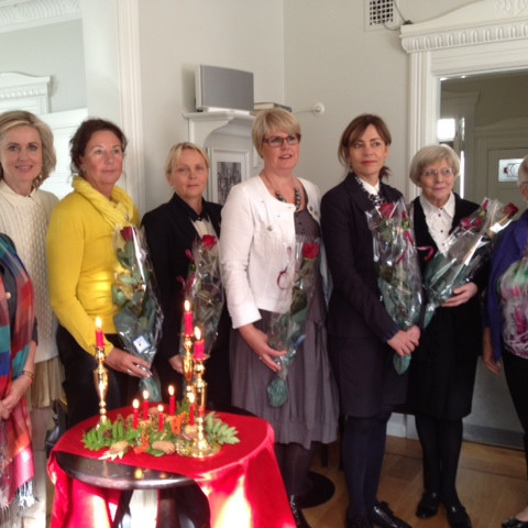 Steinunn Ármannsd. varaform. Alfa deildar, MSH formaður, Kristrún Þórðardóttir sérkennari, Ragnhildur B. Guðjónsdóttir framhaldsskólakennari, Hafdís B. Kristmundsdóttir aðstoðarskólastj., Ingibjörg Ósk Jónsdóttir framhaldsskólakennari, Elsa Petersen fyrrv. framhaldsskólakennari og Sigrún Klara heiðursfélagi  alþjóðasamtakanna árið 2013... fyrst evrópskra kvenna!