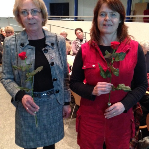 Margrét Frímannsdóttur forstöðumaður fangelsisins á Litla - Hrauni og Anna Fríða Bjarnadóttir starfandi námsráðgjafi þar. Myndin tekin eftir fundinn 2. okt. 2013