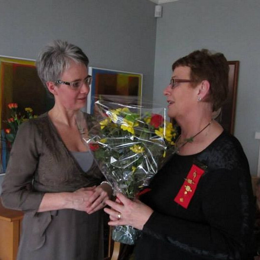 Eygló fékk blómvönd