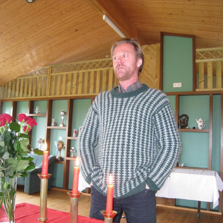 eymundur_bondi_i_vallanesi