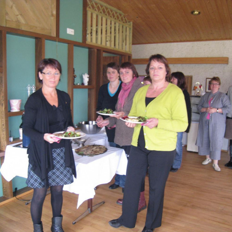 godur_matur_a_bodstolum_hja_hafdisi_i_golfskalanum