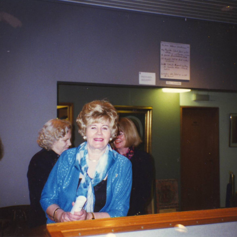 heimsokn2_i_arnasafn_12_april__97