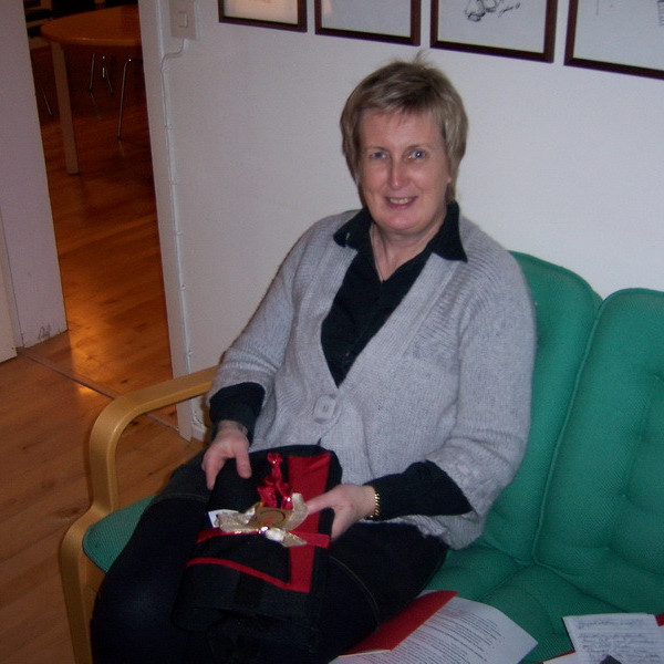 Anna Jóhannesdóttir átti stórafmæli í apríl og fékk gjöf frá Betasystrum.