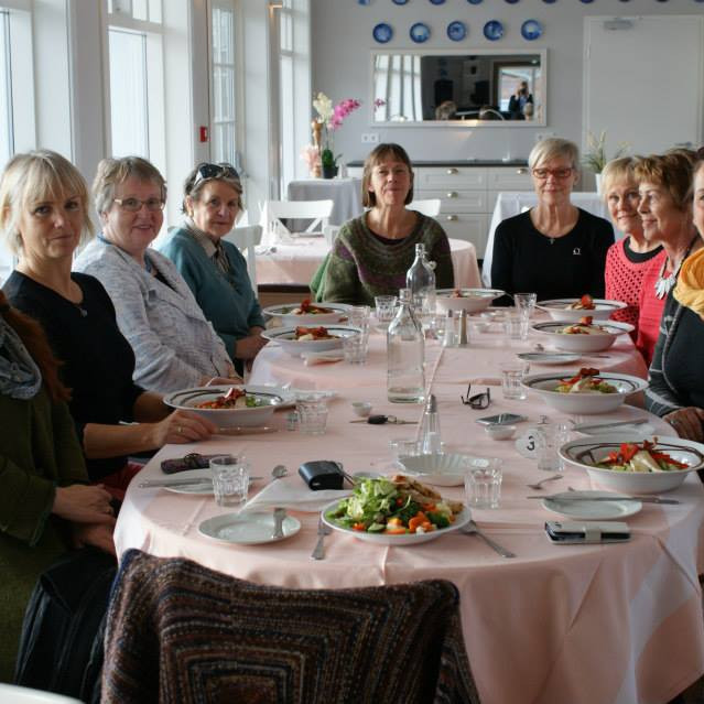 Hádegisverður snæddur í Grímsborgum.