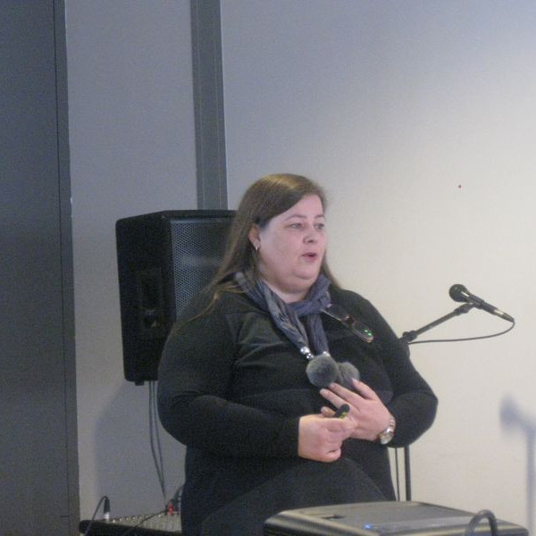 Dr. Svava Pétursdóttir flytur erindi.