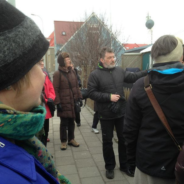 Söguganga um miðbæinn undir stjórn Sigurðar Péturssonar.