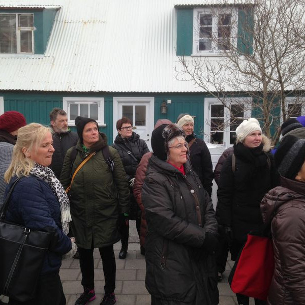 Söguganga um miðbæinn undir stjórn Sigurðar Péturssonar.