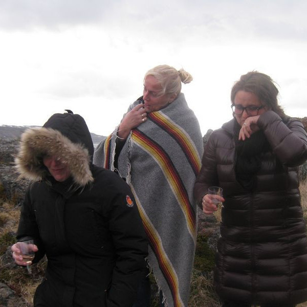 Nestispása í Mjóafirði við Ísafjarðardjúp. Það er ekki miklum hlýjindum fyrir að fara.