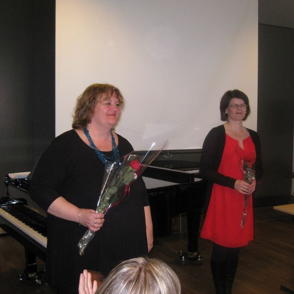 Sigrún Pálmadóttir söngkona og undirleikari.