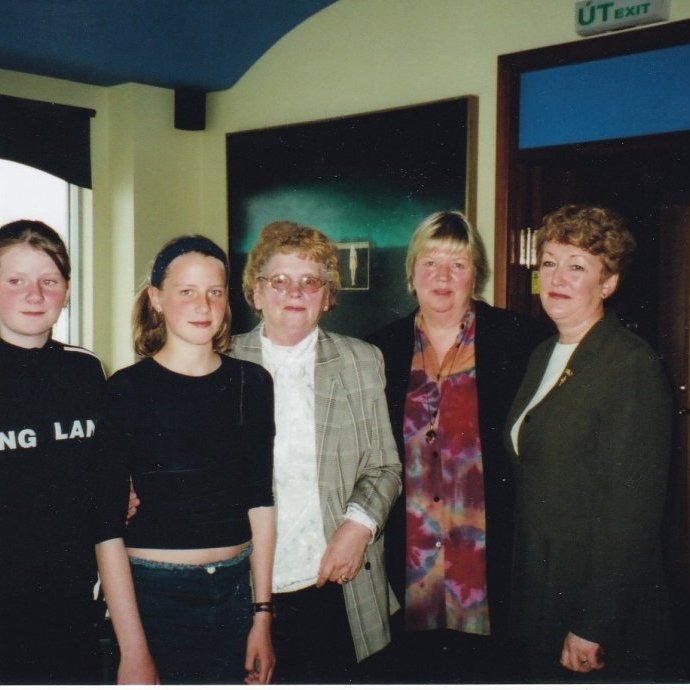 Barnabörn Magneu frá Kleifum, Magnea, Margrét Björgvinsdóttir og Helga Thorlacius