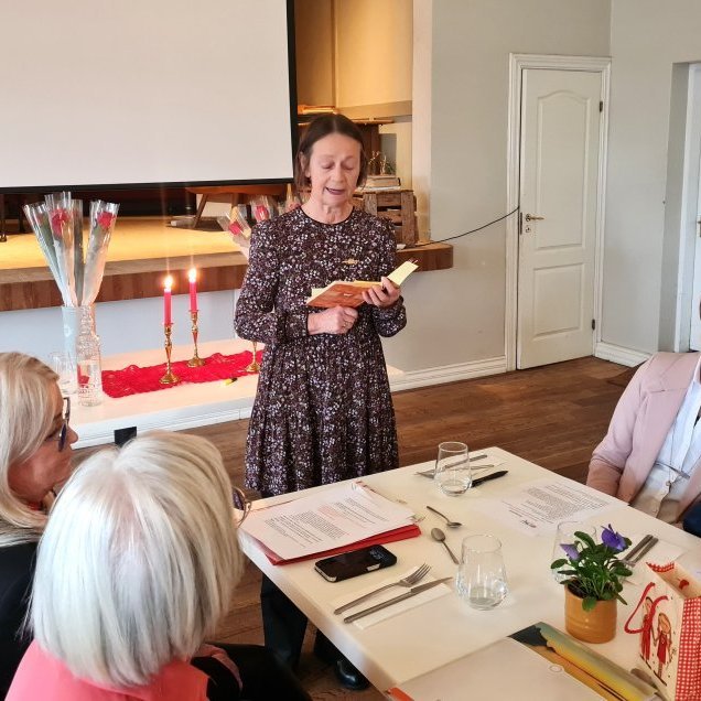 rosa-marta-med-ord-til-umhugsunar