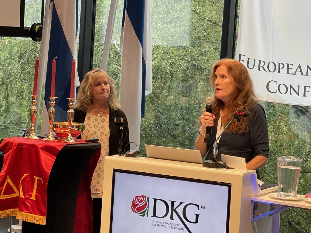 Nita Scott og Debbie LeBlanc, alþjóðaforseti