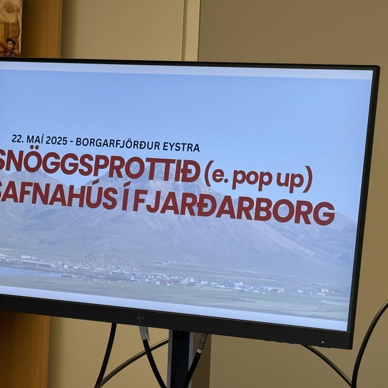 22c8ac5b-18e4-4a94-b4e1-bb5cefbb1256