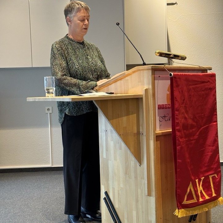 Fundarstjóri Katrín Fjóla Guðmundsdóttir í Mýdeild