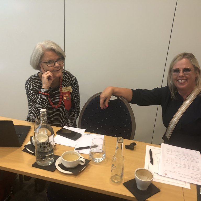 Guðrún Edda Bentsdóttir, Kappadeild og Kristín Helgadóttir, Þetadeild