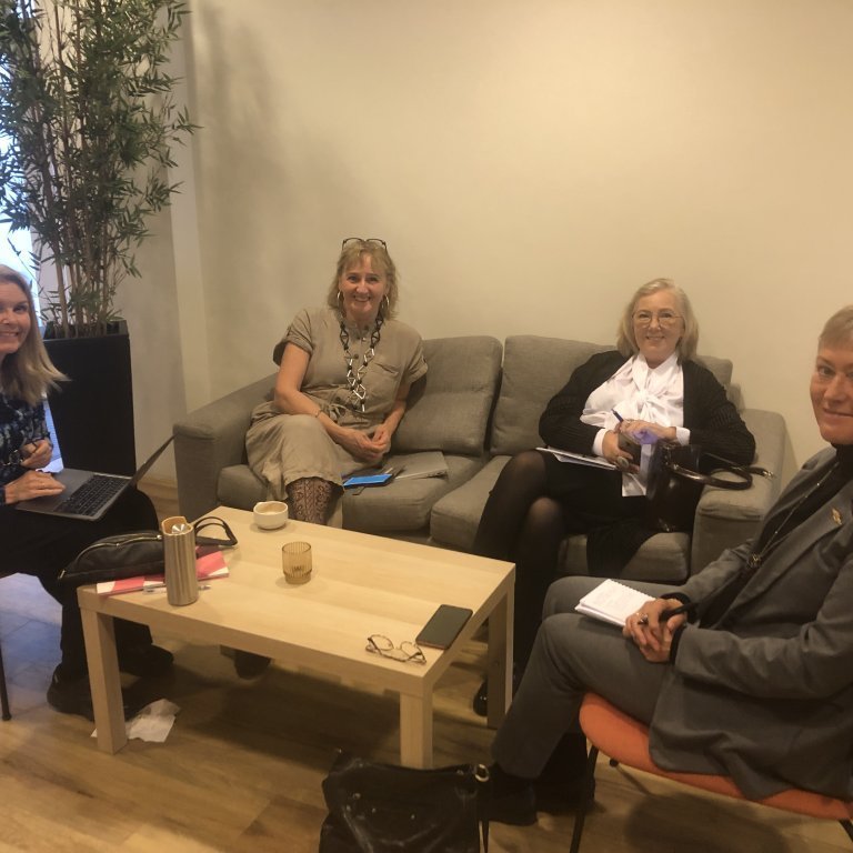 Hópavinna. AlmaDís Kristinsdóttir, Lambdadeild, Kristín Irene Valdimarsdóttir, Mýdeild, Steingerður Kristjánsdóttir, Lambdadeild og Halldóra Jónsdóttir, Deltadeild