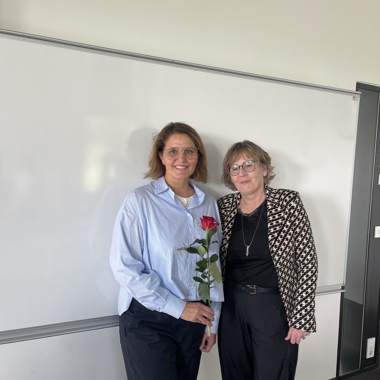 Guðríður Sigurðardóttir, formaður Menntasjóðs mæðrastyrksnefndar og Árný Elíasdóttir landssambandsforseti