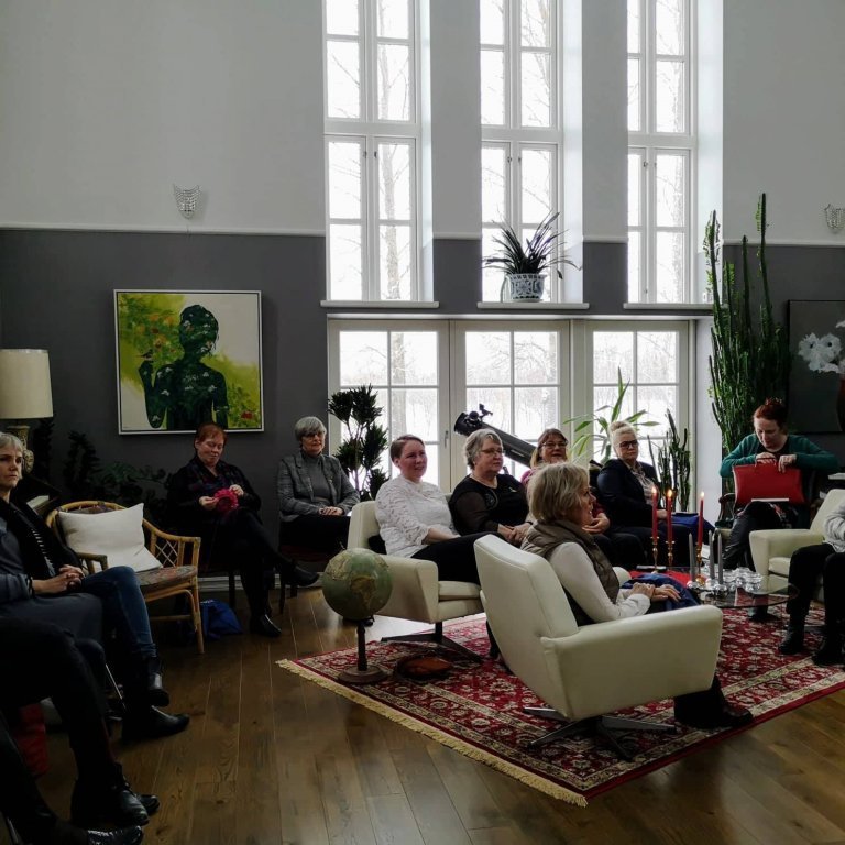 54519496_363659050903134_5712925786424475648_n