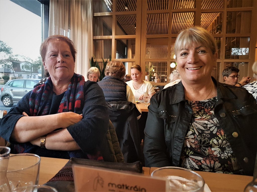 Ester og Guðlaug.