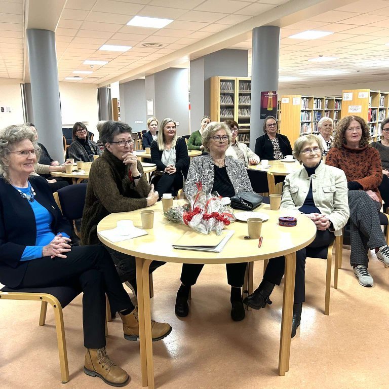 Gammasystur á nóvemberfundi í Borgarholtsskóla 2024