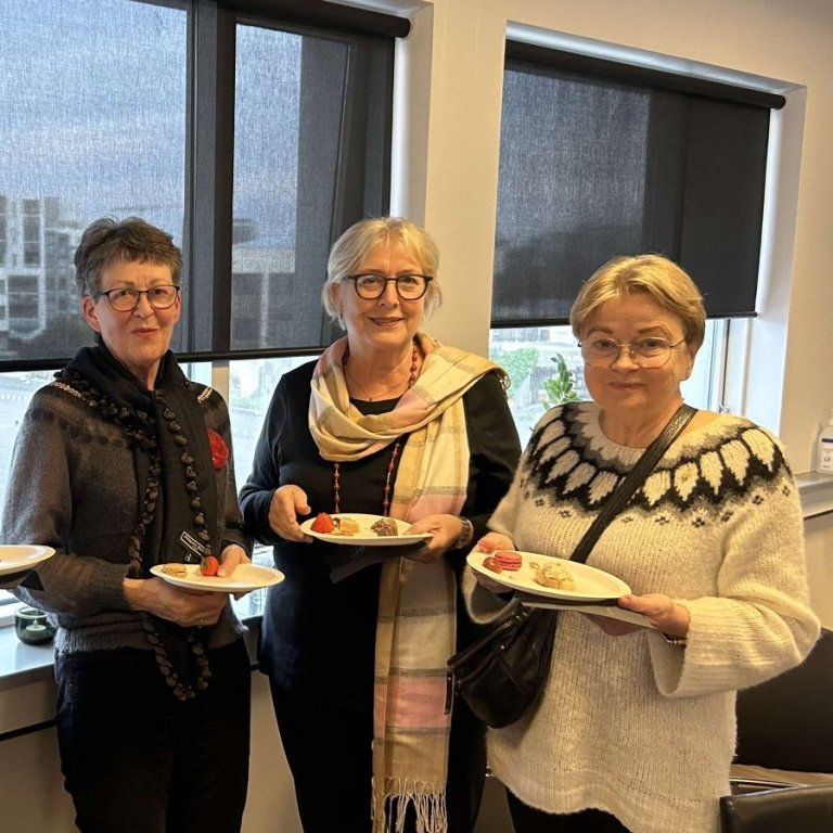 Gammasystur á fyrsta haustfundi á Núvitundarsetrinu í september 2024