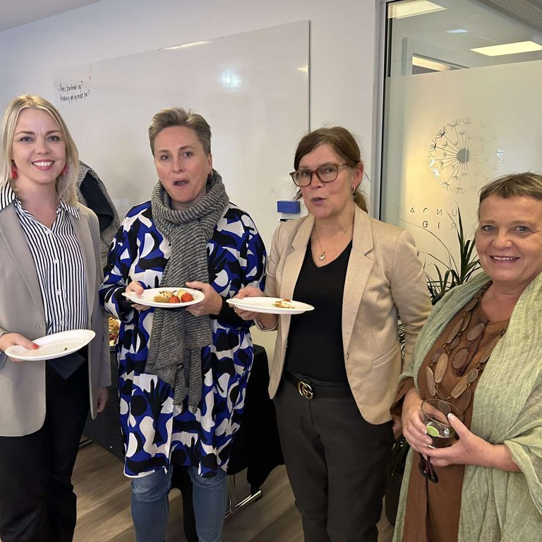 Gammasystur á fyrsta haustfundi á Núvitundarsetrinu í september 2024