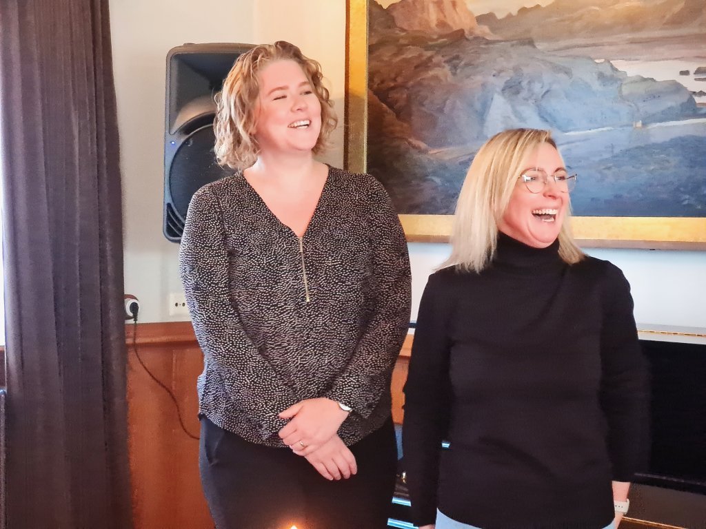 Berglind og Agneta mjög kátar með DKG.