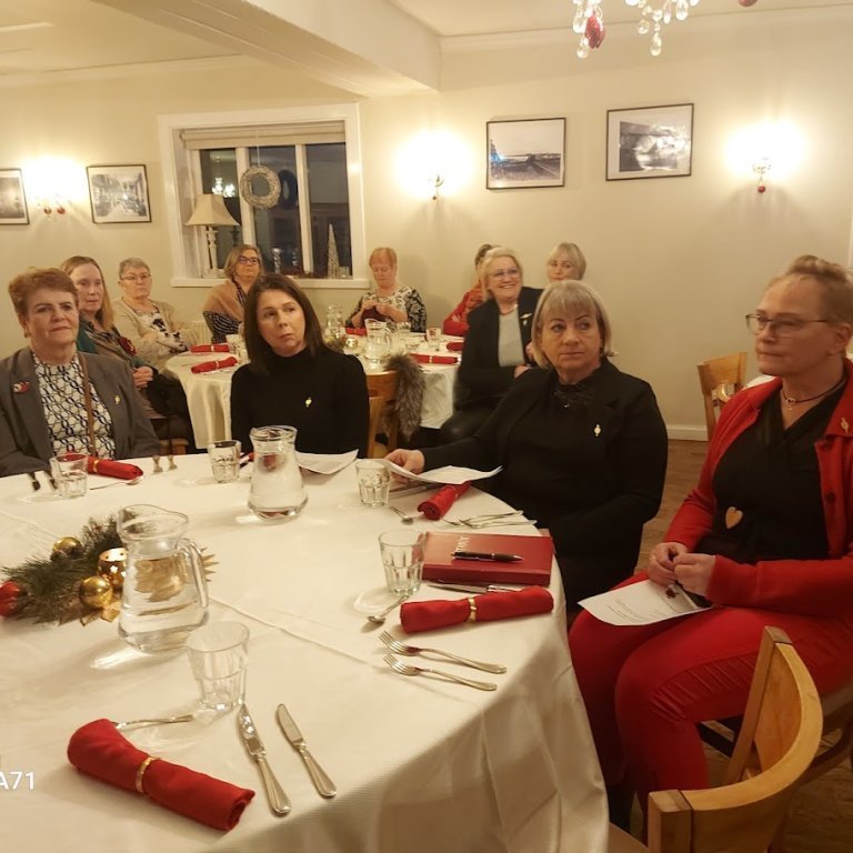 468526425_10213870843042519_6438397539531541781_n-1