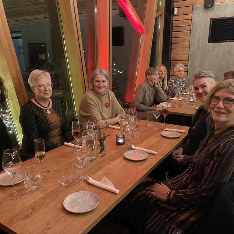 21186931-dcae-425a-9f73-e3e086eae9ea