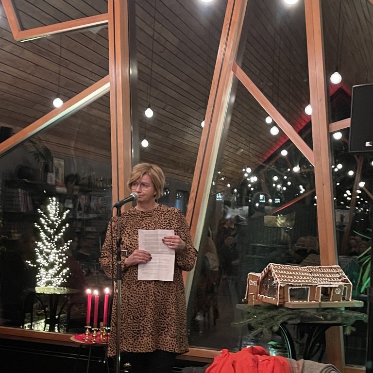 a365c5ae-d4c7-4069-99e9-1b7e082875a5