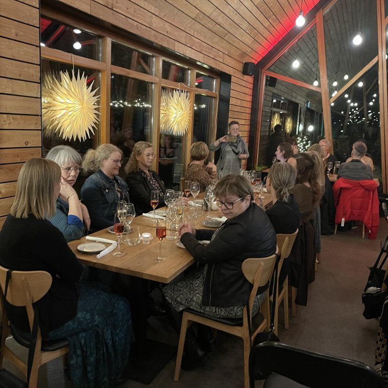 ef15d8f2-9370-4df6-b93b-605737a4e9c0