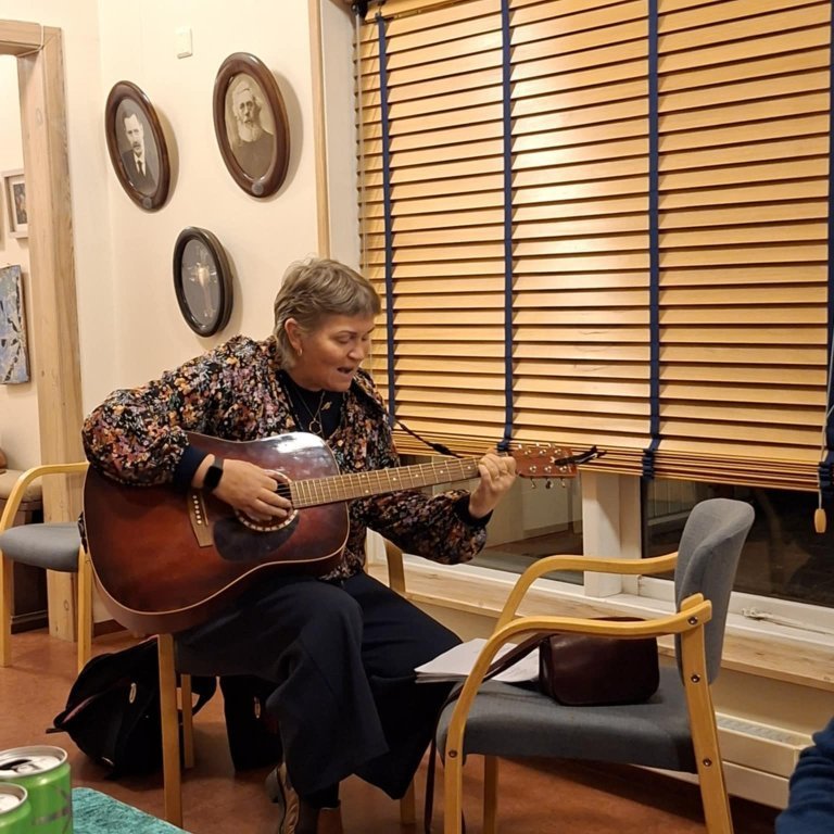 512f299d-eb7e-456b-9d93-8e09c300aac0