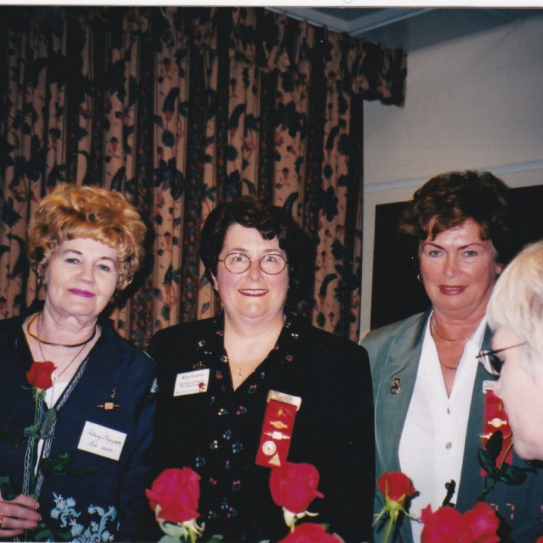 Áslaug Brynjólfsdóttir, Alfadeild, Alice L. Carrier og Sigríður Jónsdóttir, Gammadeild