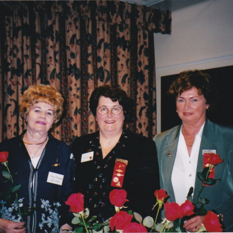 Áslaug Brynjólfsdóttir, Alfadeild, Alice L. Carrier og Sigríður Jónsdóttir, Gammadeild