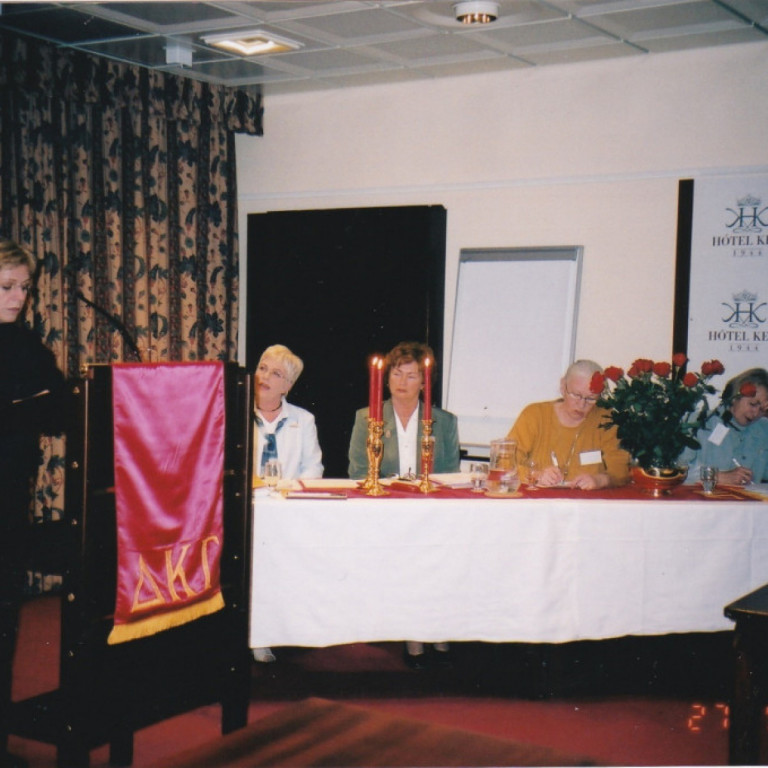 Jensína Valdimarsdóttir, Deltadeild, Ingibjörg Einarsdóttir, Gammadeild, Sigríður Jónsdóttir Gammadeild, María Kjeld? og NN