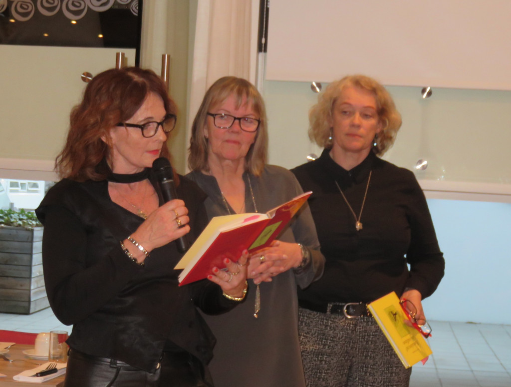 Zetasystur með skemmtiatriði