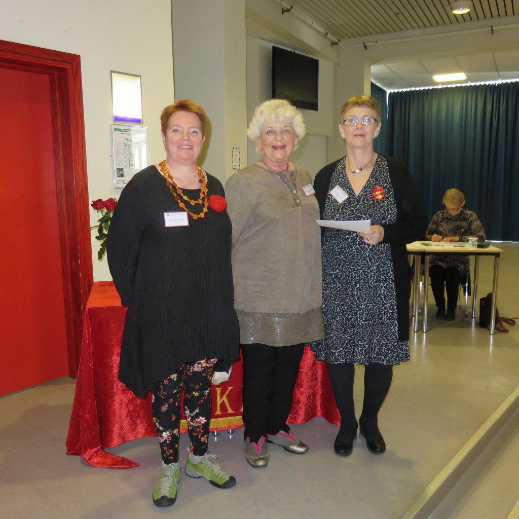 Jóna Benediktsdóttir Iota, verðandi landssambandsforseti, Hertha Jónsd. Gamma og Eygló Björnsd. Beta forseti landssambands