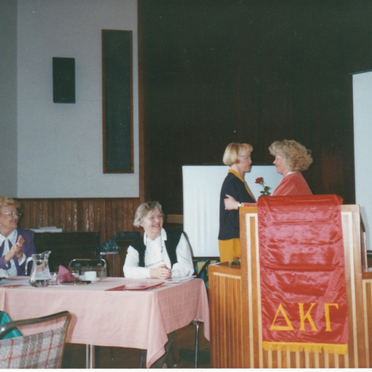 Irene Murphy alþjóðaforseti, Margrét Schram, Alfadeild, Ragnheiður Stefánsdóttir, Betadeild og Hertha W. Jónsdóttir, Gammadeild