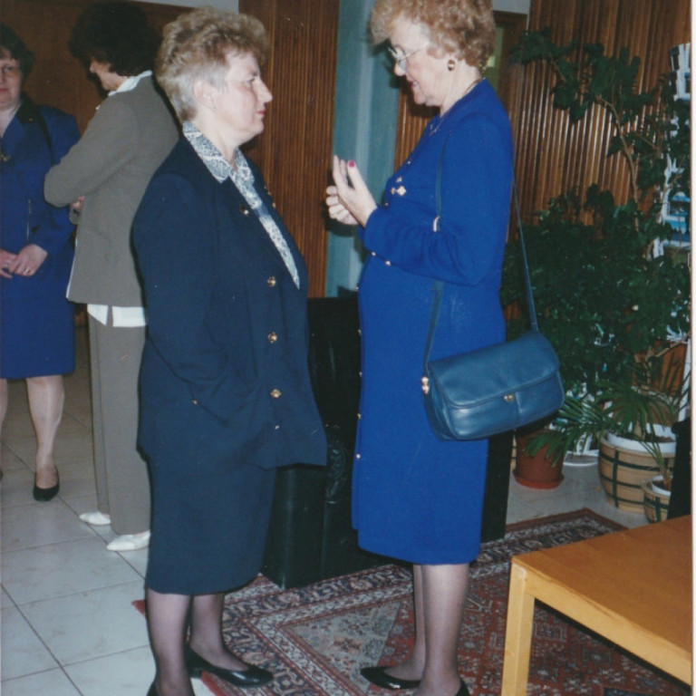 Sigrún Klara Hannesdóttir, Alfadeild og Irene Murphy alþjóðaforseti.